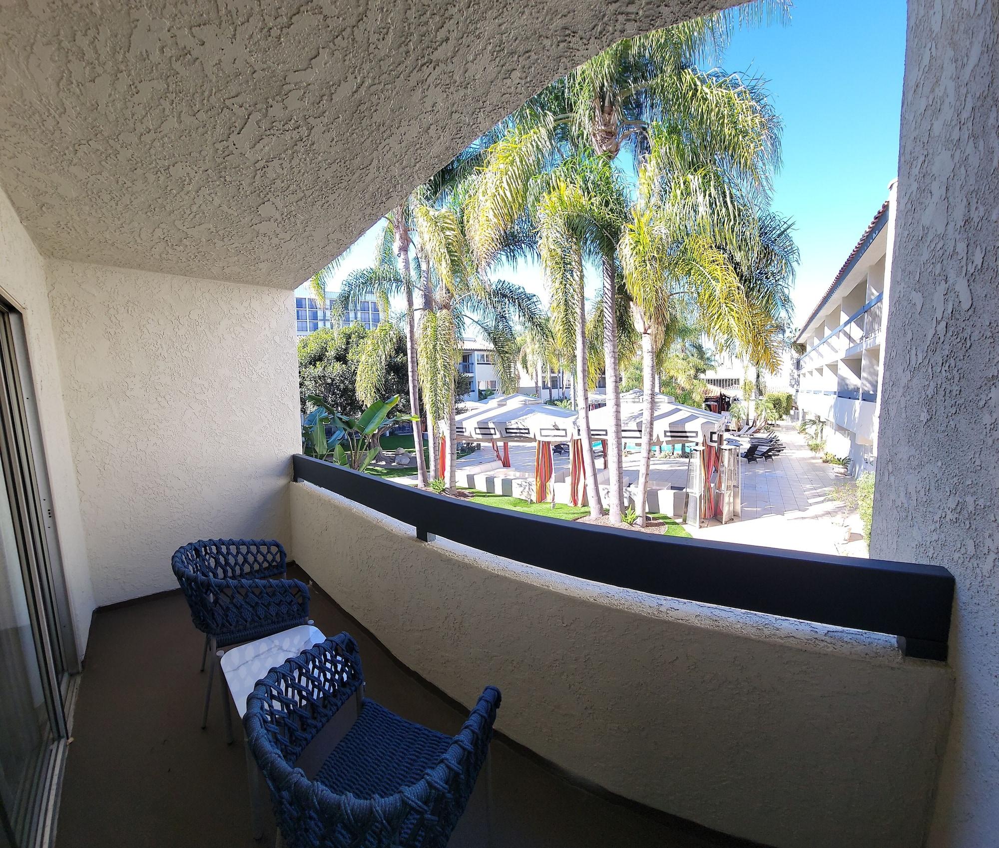 Atrium Hotel Orange County Irvine Exterior photo