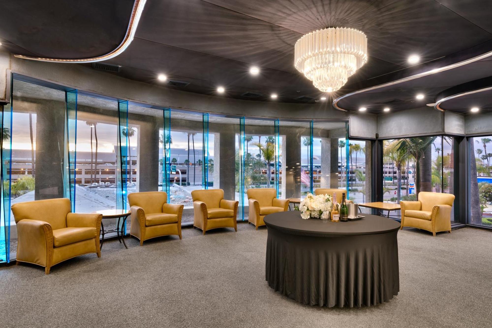 Atrium Hotel Orange County Irvine Exterior photo