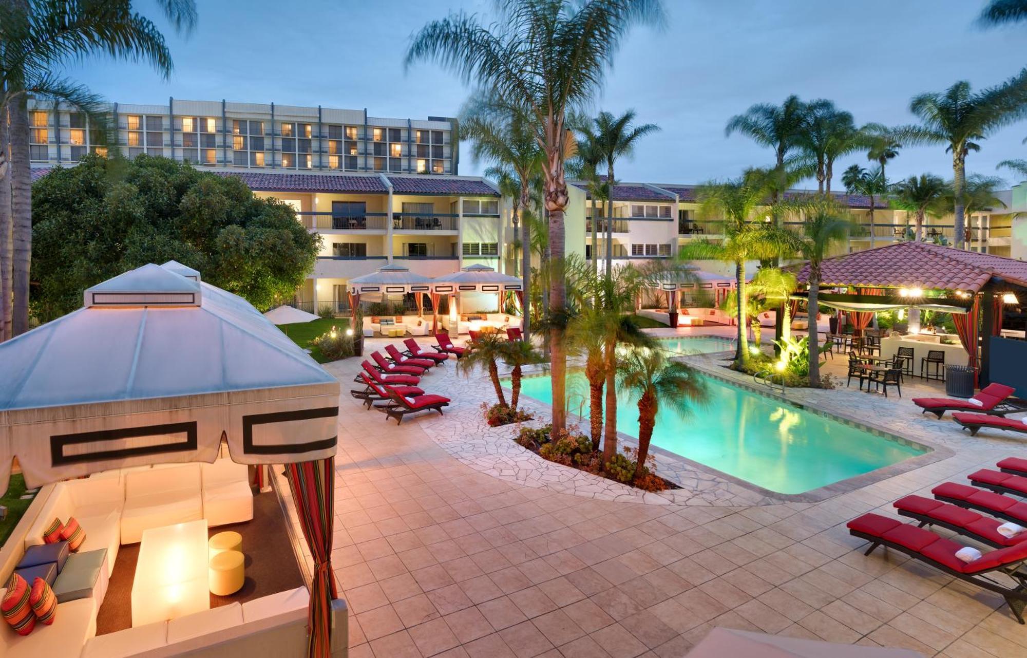Atrium Hotel Orange County Irvine Exterior photo